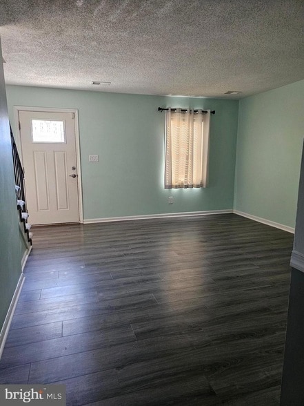 Photo - 726 Olde Greenwich Cir