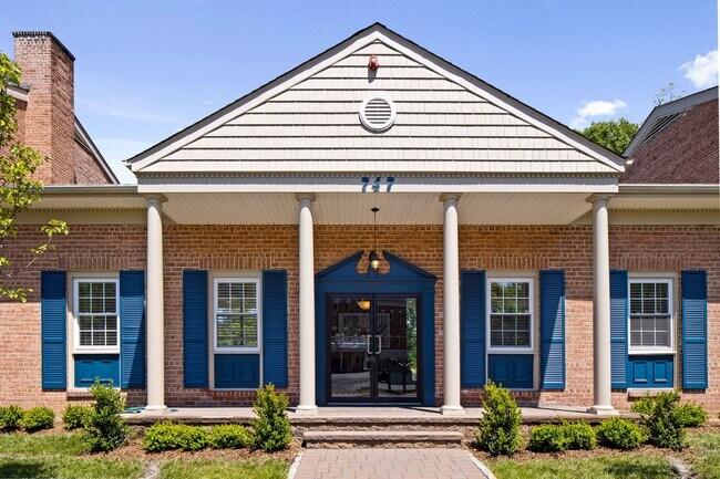 Photo - 747 Valley Apartments