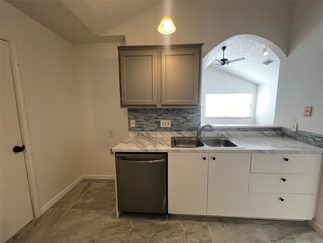 Photo - 7019 Haven Creek Dr