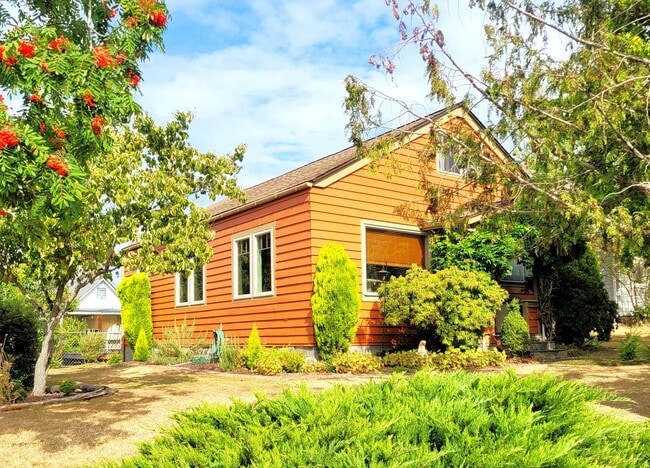Photo - Charming Three Bedroom Home with Large Fenced Yard - Nevada St