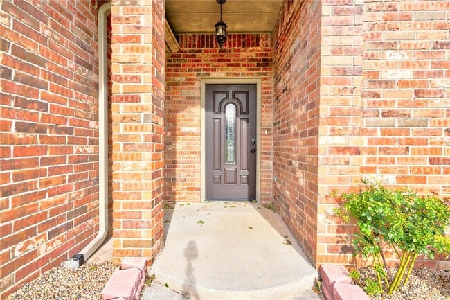 Photo - 2023 Westbury Dr