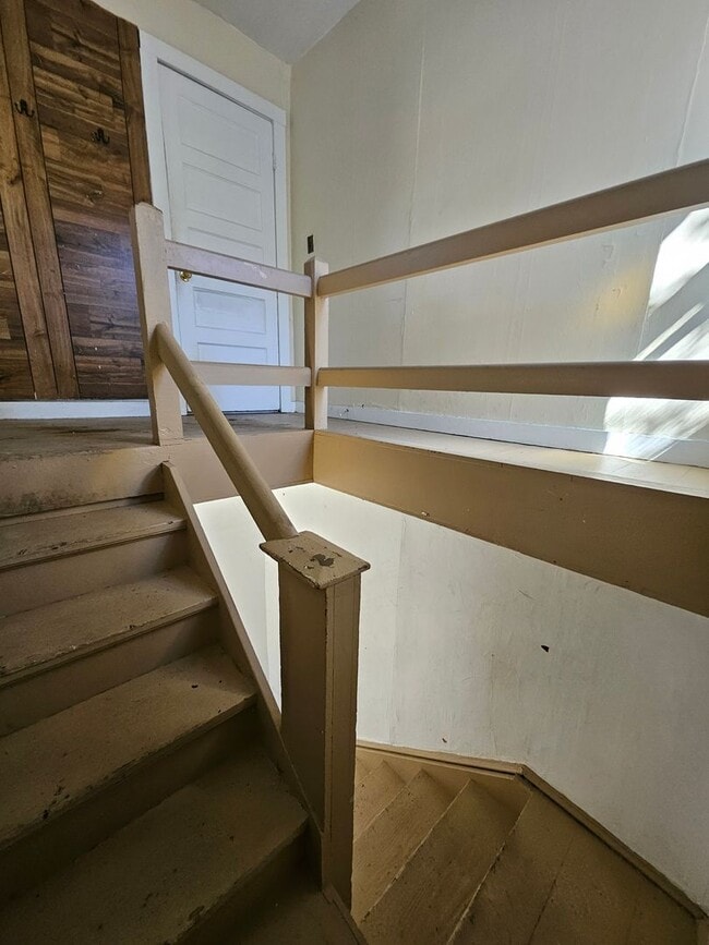 Photo - Upper 2 bedroom unit west side