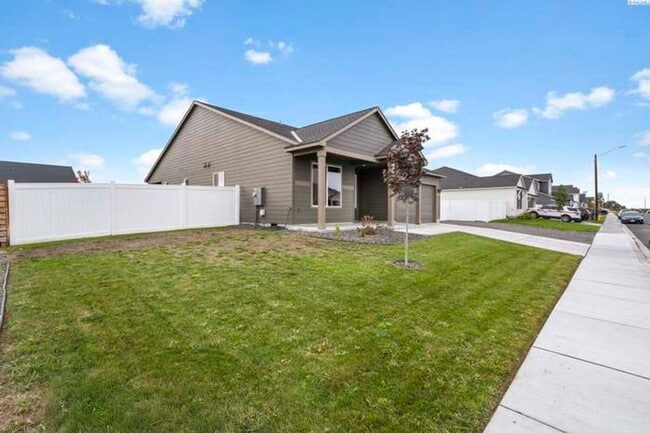 Photo - 308 Ruby Ave