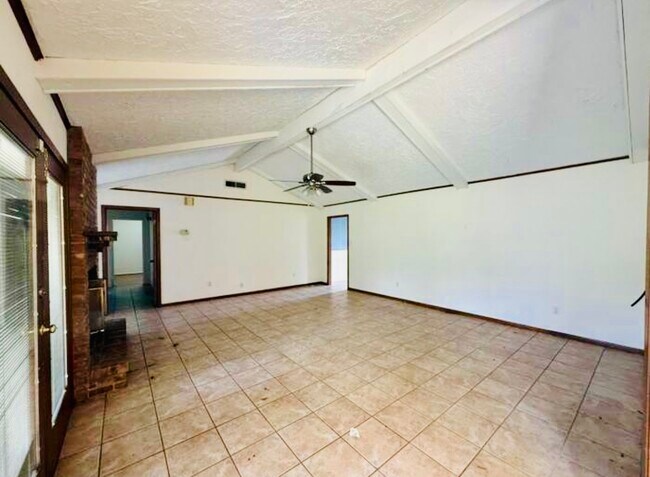 Photo - 1235 Elaine Dr