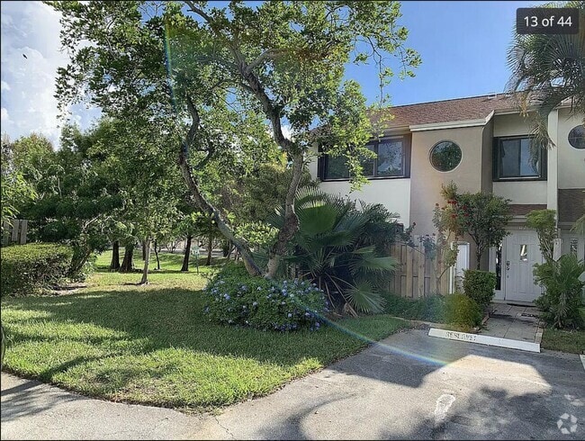 Building Photo - 317 City View Dr Rental
