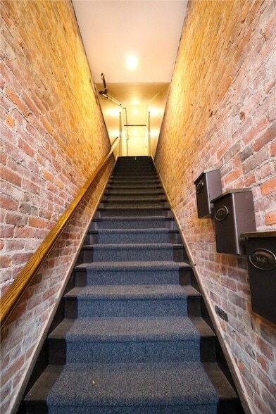 Photo - 64 E Market St Unidad 202