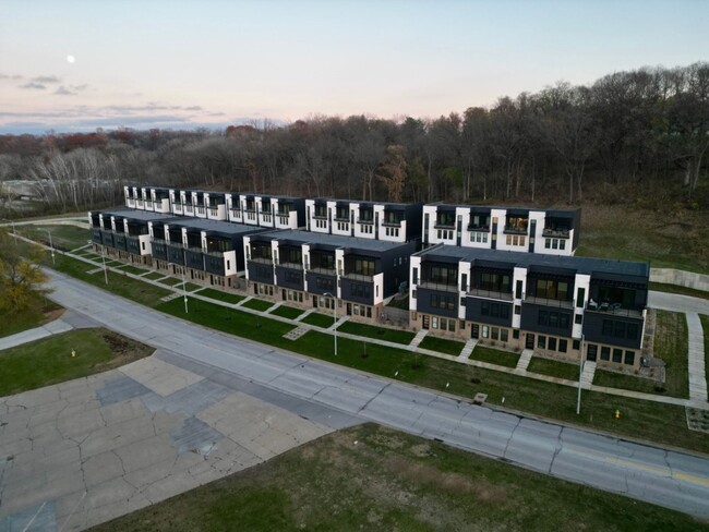 Building Photo - Bricktop36 Rental