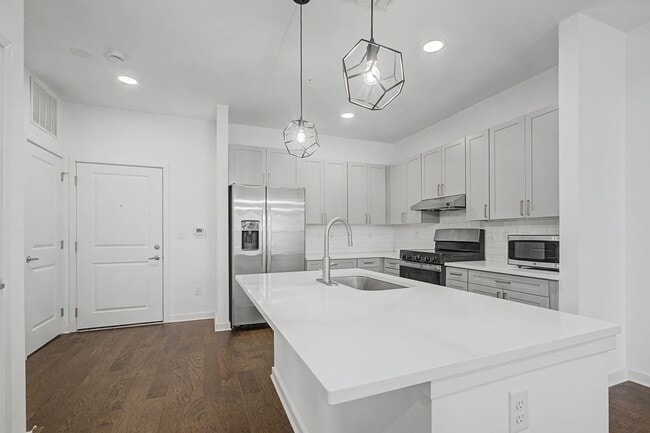 Photo - Modern Living in The Nations