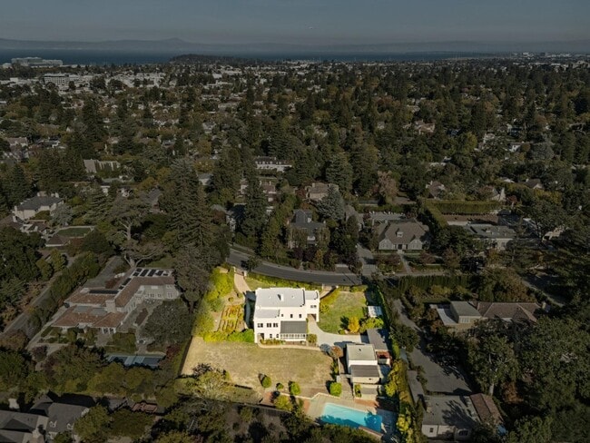 Photo - 715 Brewer Dr