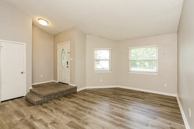 Photo - 7809 Hampton Pl
