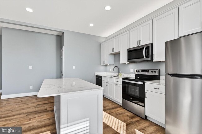 Photo - 329 S High St Unit 2