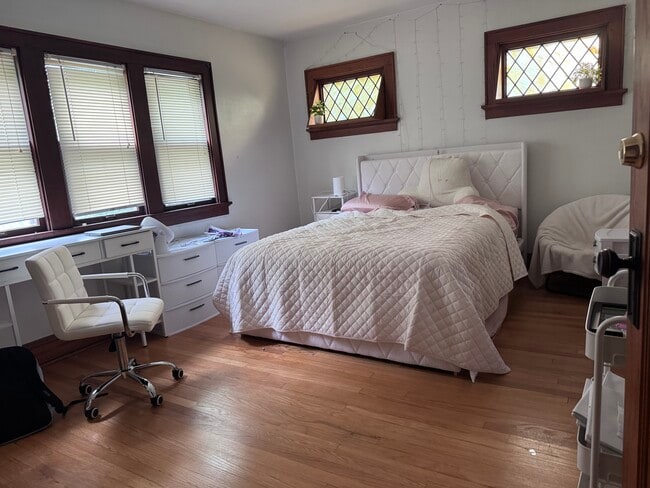 Photo - 3076 N Bartlett Ave