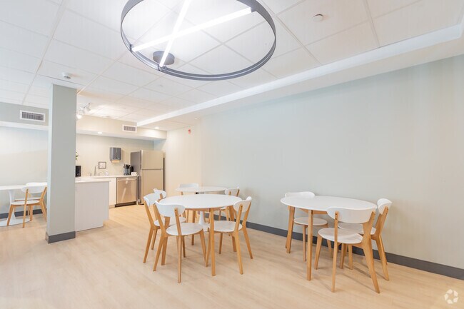 Social Room - Six Nine Nine Niagara