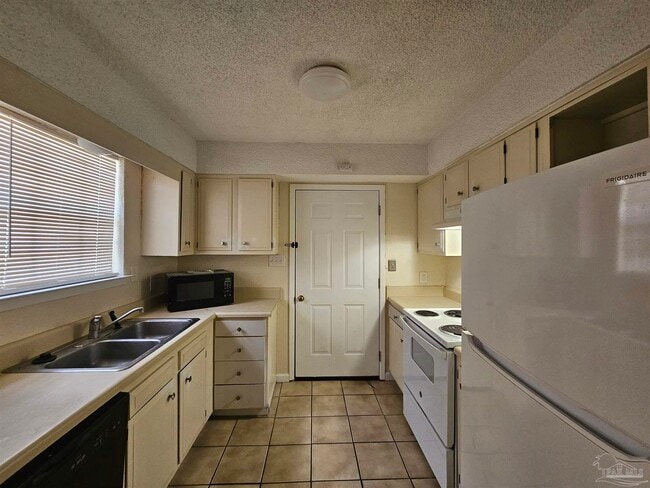 Photo - 5604 Scotland Terrace