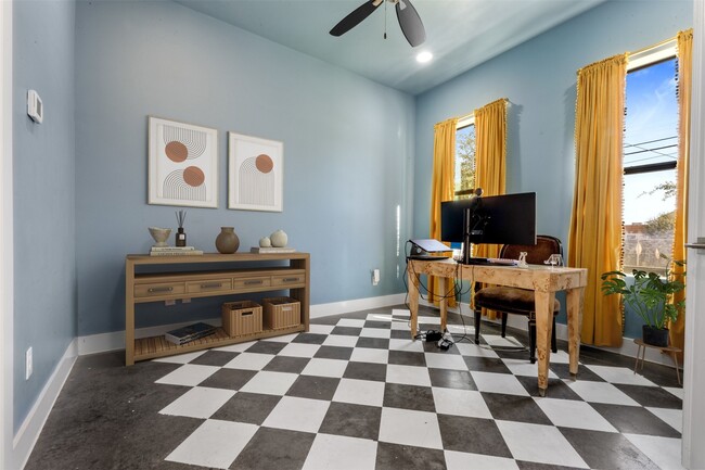 Photo - 1122 Ennis St