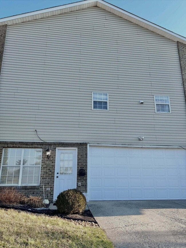 Photo - 100 Woodview Dr