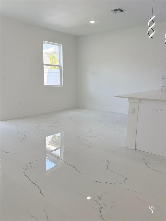 Photo - 2057 BARROSO