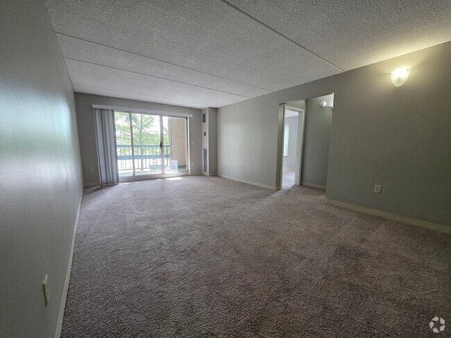 Building Photo - 15 Harbor Point Blvd Unit 206 Rental