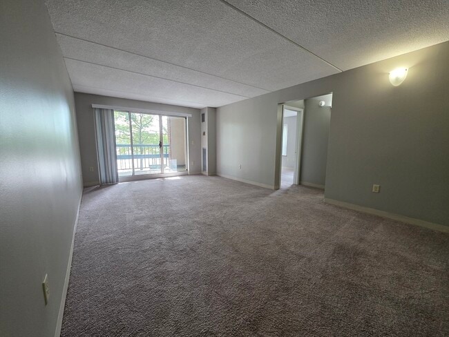 Building Photo - 15 Harbor Point Blvd Unit 206 Rental
