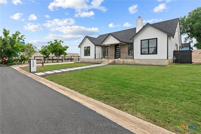 Photo - 2204 Magnolia Dr