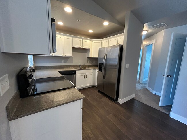 Photo - 3  Bedroom 2 Bathroom Condo in Springville!