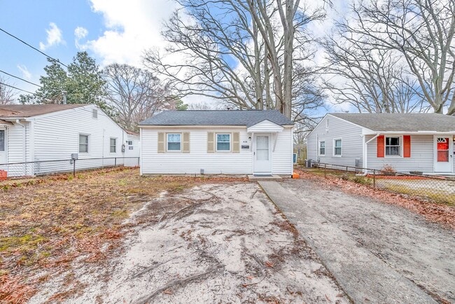 2 Bed 1 Bath Home for rent in Hampton! - 2 Bed 1 Bath Home for rent in Hampton!