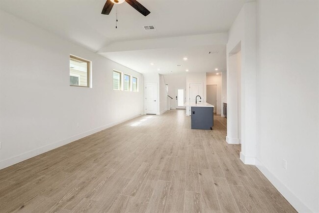 Photo - 6111 Dumfries Ln