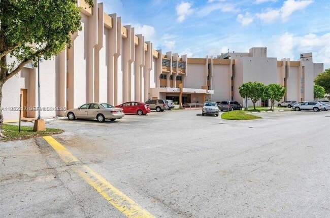 Photo - 9678 Fontainebleau Blvd Unidad 308