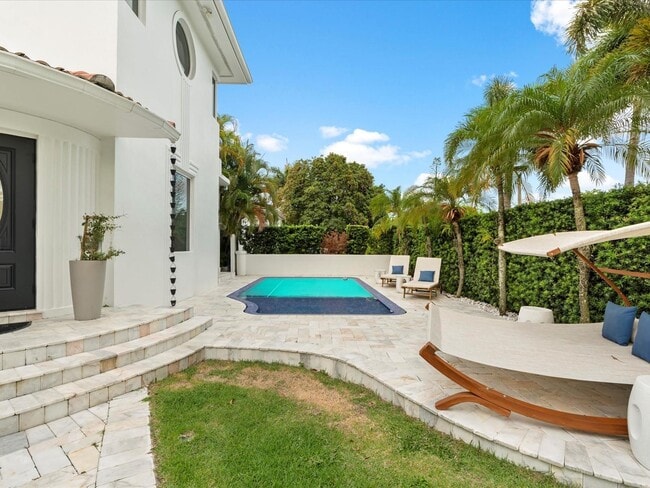Photo - 825 SW 23rd Rd