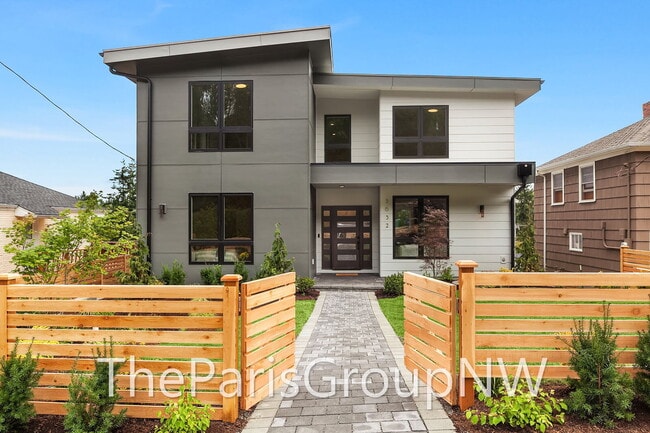 Building Photo - Absolutely Stunning 5br/4404sf Modern Magnolia Luxury