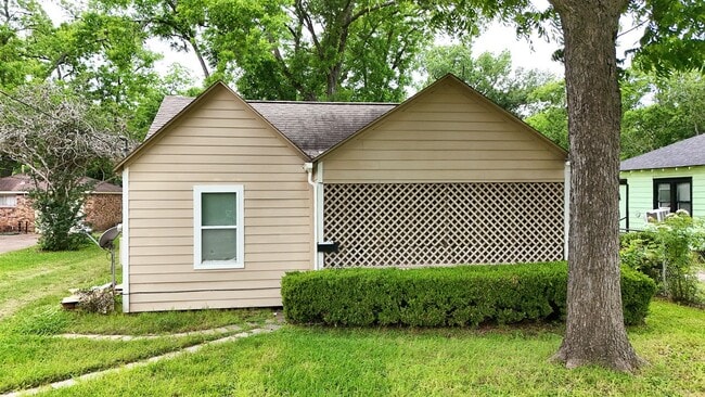Photo - 3909 Lavender St