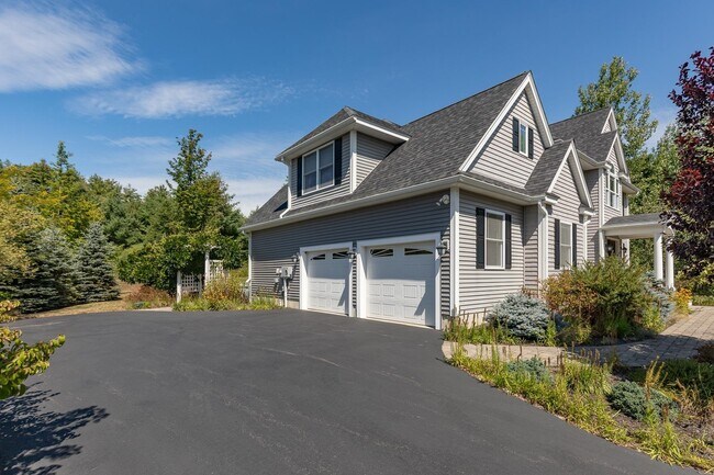 Photo - 32 Olive Meadow Ln