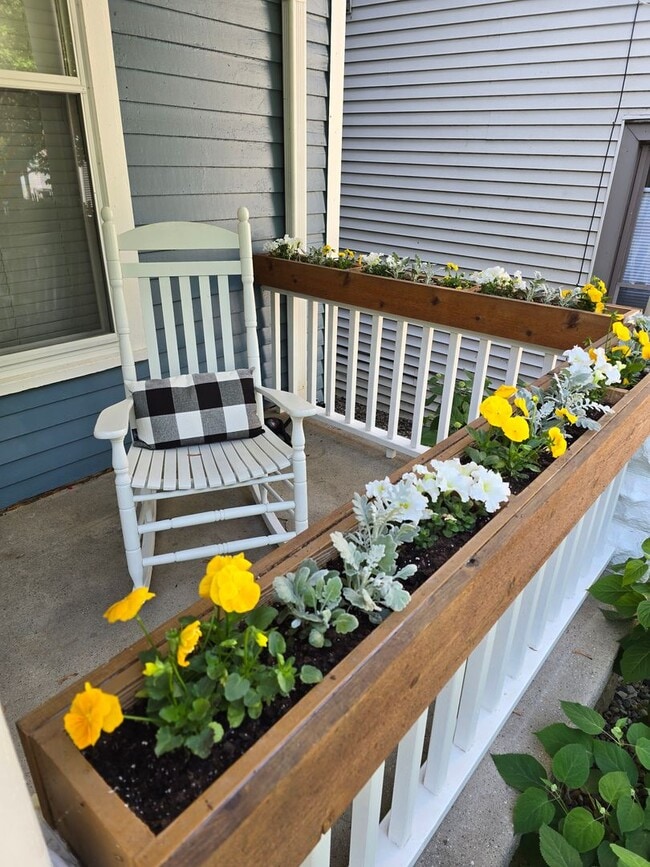 Photo - Updated HISTORICAL Downtown Home w/fenced ...