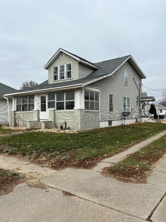 2921 Avenue L Apartments Fort Madison, IA