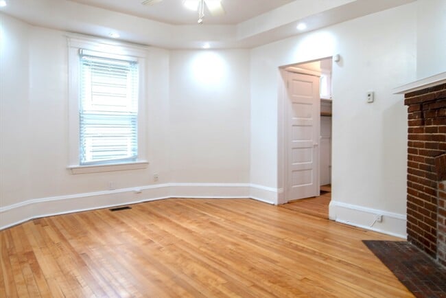 5 Stoneland Rd Unit 1