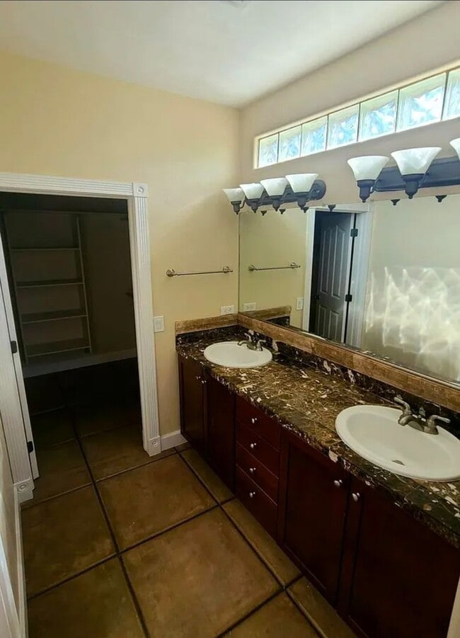 Photo - 3033 N Fremont Ave