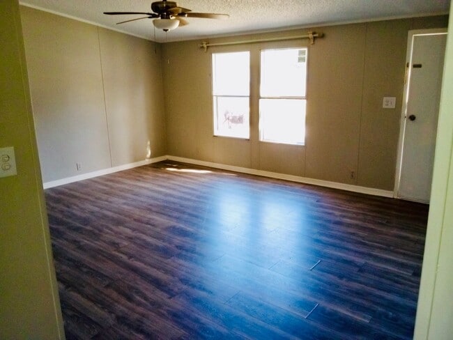 Photo - 3 Bed 2 Bathroom Single Family