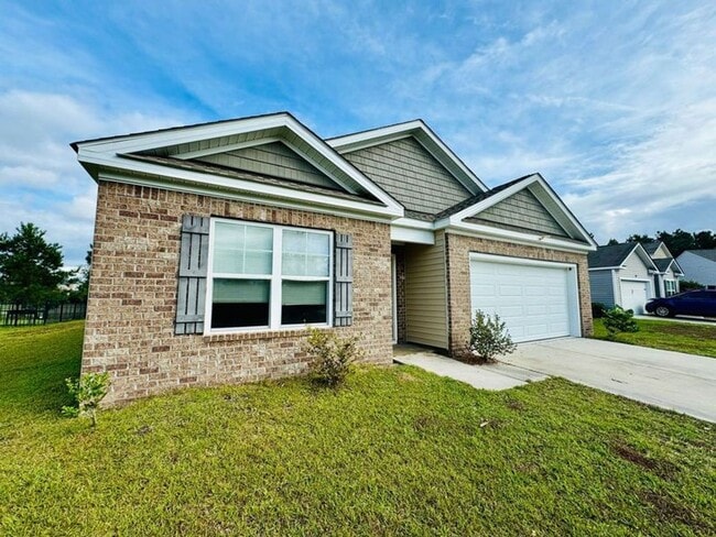 Photo - 4 bed, 2 bath-- Available Aug 2026!