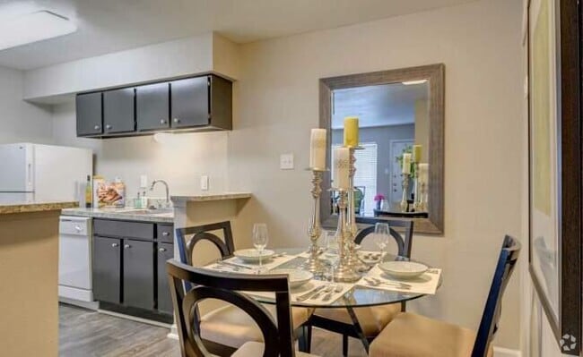 Building Photo - 2 bedroom in Houston TX 77008 Unit 2035 Rental