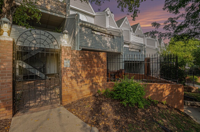 Photo - 112 S 37th St Unit Ste 1122 Apt 2