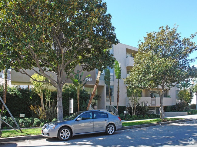 Building Photo - Smithwood Atrium Rental