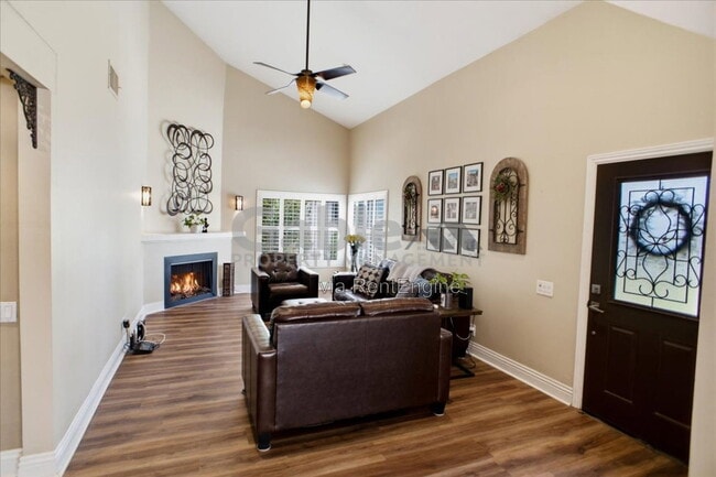 24309 W Venturi Dr
