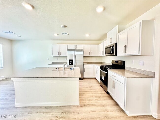Building Photo - 808 Calm Crystal Ct Rental