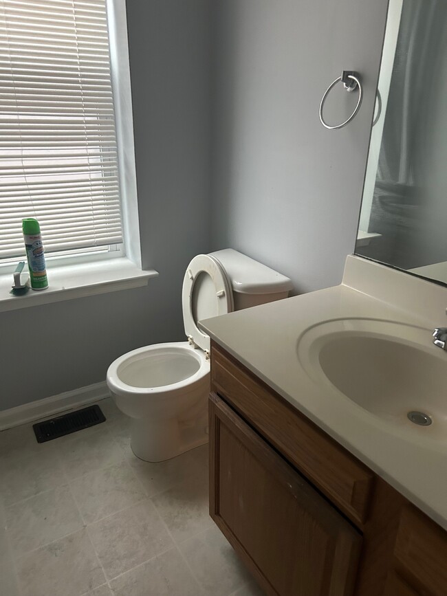 Photo - 1122 W 6th St