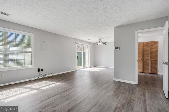 Photo - 3036 New Oak Ln