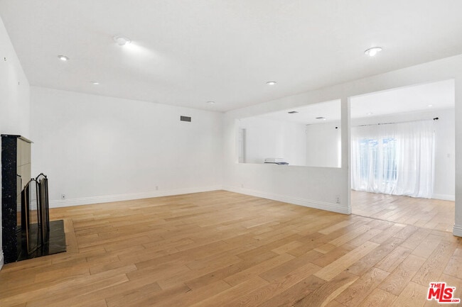 649 Tufts Ave
