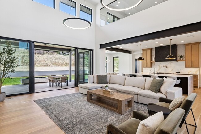 Photo - 7705 Dante Dr