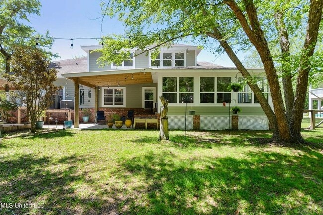 Photo - Spacious 5 bed, 4 bath home sits right ins...