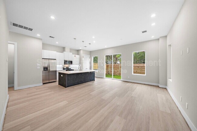 Photo - 28 Bucan St