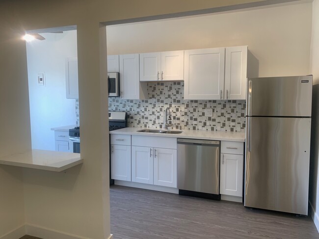 Building Photo - 1623 Mariposa Ave Unit 103 Rental